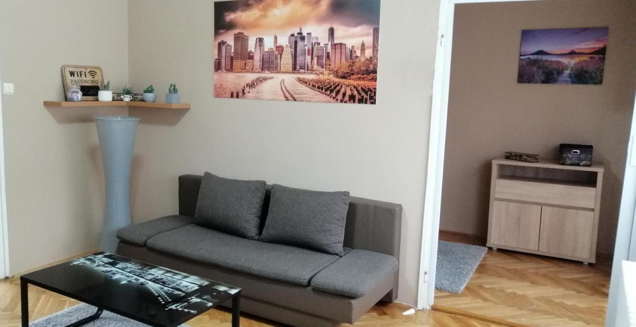Startpont Apartman Pécs Exterior foto